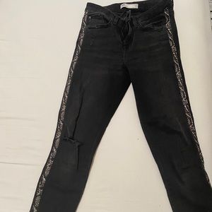 Fitted black jeans